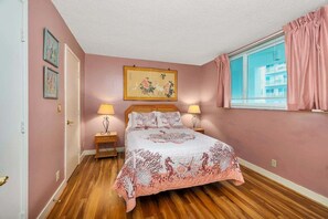 2 chambres, fer et planche à repasser, Wi-Fi gratuit, draps fournis