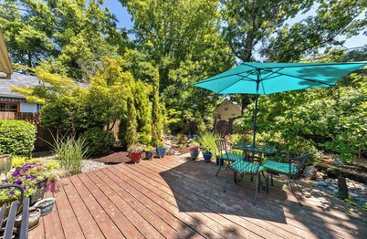 Cozy Lilly Cottage in Salem