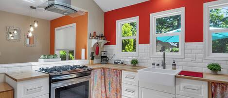 Microondas, horno y parrilla de estufa