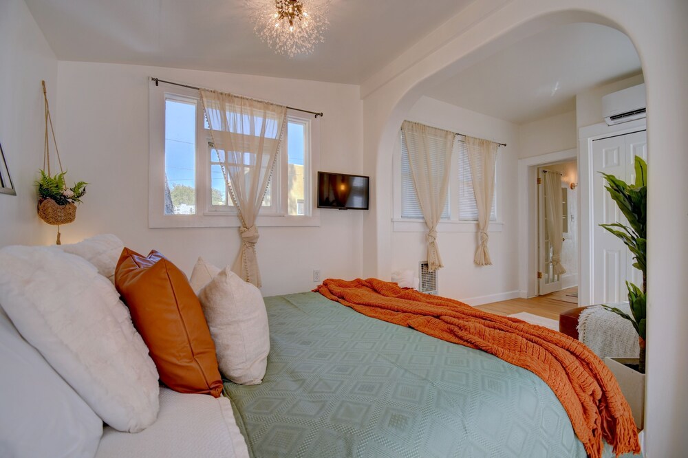 Charming Apartment No Cleaning Fees Albuquerque Vrbo