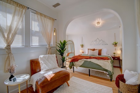 1 bedroom, in-room safe, iron/ironing board, free WiFi. Radiant Historic Downtown Home I Lots of Light I Covered Parking