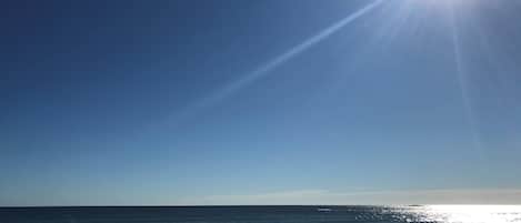 在海滩、沙滩毛巾