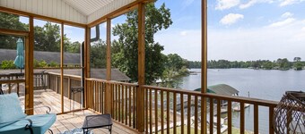 Lakefront Home- 7 bedroom 4.5 bath- Sleeps 16 + Game Room, PS-4 - Badin Lake, NC
