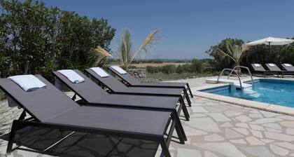 Luxury villa with private pool and hot tub