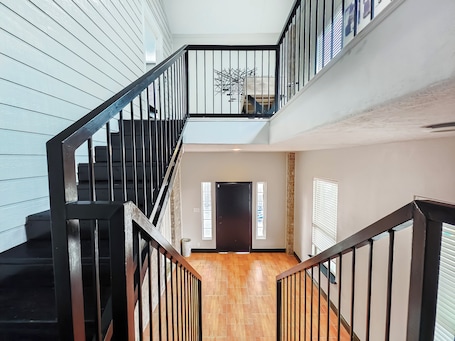 Interior. Modern 3 Bedroom with Tons of Games, Pool Table, Ping Pong, 85" TV, BBQ, & More