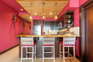 Interior - Luxury Condo with Panoramic Ocean Views, Sparkling Infinity Pool, and Modern Open-Concept Design (Playa Flamingo)