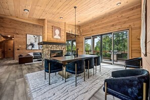 Interior - Sevierville - Heated pool, hot tub, theater room (Smoky Mountains)