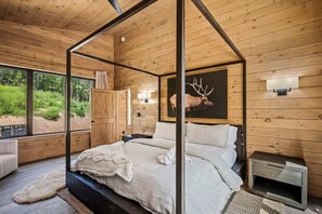 4 habitaciones, tabla de planchar con plancha, wifi y ropa de cama