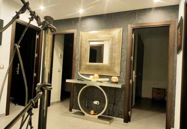 Interior - Holiday Home 'Pablo Picasso 9' with Mountain View, Wi-Fi and Air Conditioning (Jimena de la frontera)