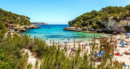 Family-friendly villa with pool - Casa Mediterranea