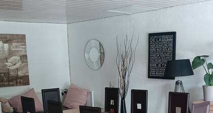 Maison de caractĂšre de 1970, la ville Ă la campagne,un plein d'oxygĂšne,