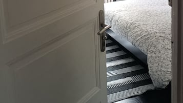 2 slaapkamers, een strijkplank/strijkijzer, gratis wifi, beddengoed