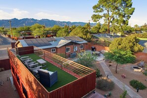 Outdoor dining - Modern Oasis: New Kitchen, Rooftop Deck, Exec Office, Pet-Friendly, Large Yard (Tucson)
