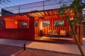 Property grounds - Modern Oasis: New Kitchen, Rooftop Deck, Exec Office, Pet-Friendly, Large Yard (Tucson)