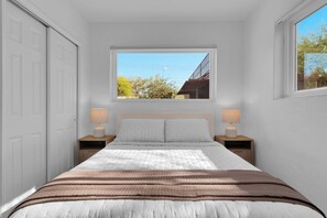 2 bedrooms, desk, iron/ironing board, travel crib - Modern Oasis: New Kitchen, Rooftop Deck, Exec Office, Pet-Friendly, Large Yard (Tucson)