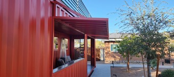 Modern Oasis: New Kitchen, Rooftop Deck, Exec Office, Pet-Friendly, Large Yard