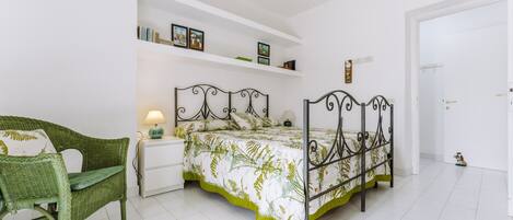 5 makuuhuonetta, silitysrauta/-lauta, ilmainen Wi-Fi, vuodevaatteet