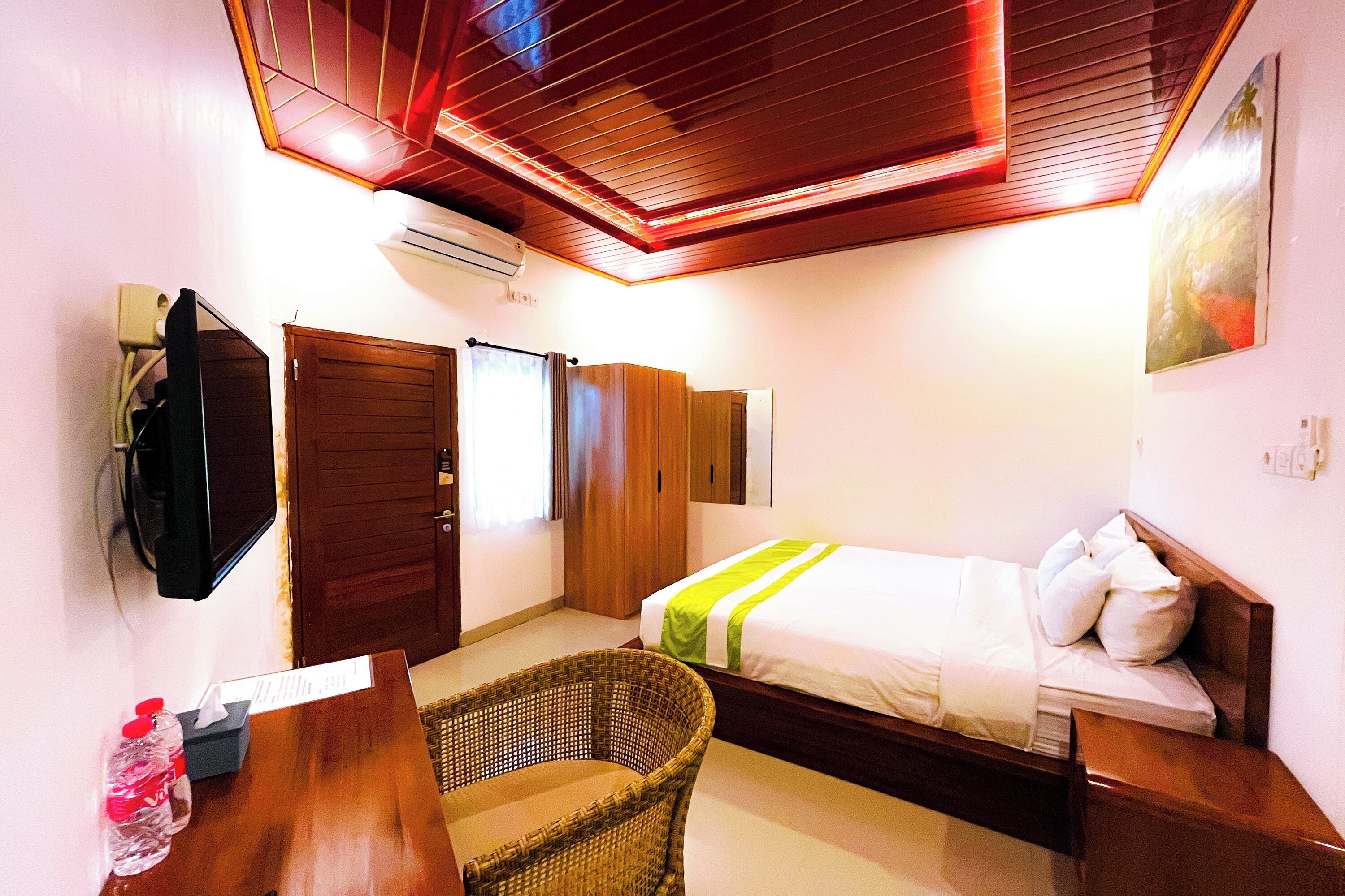 Deluxe Room, Pool View | Individually decorated, individually furnished, desk, iron/ironing board