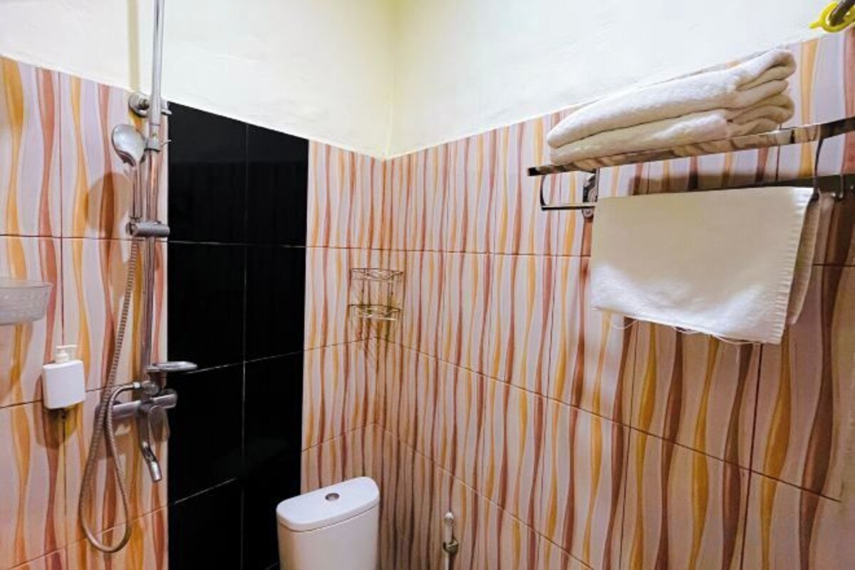 Bathroom | Shower, towels