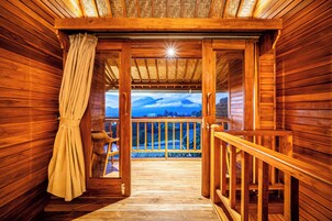 Minibar, escritorio, wifi gratis y ropa de cama 