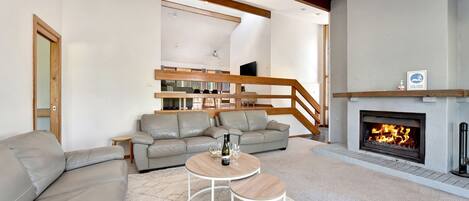 Smart-TV, Kamin, DVD-Player