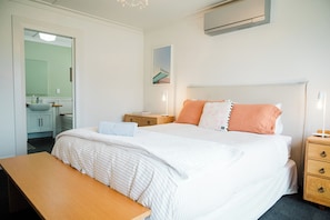 4 chambres, fer et planche à repasser, Wi-Fi, draps fournis