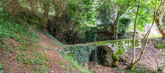 Vacation Home "Quiet and Authentic Mountain Chalet" with Mountain View, Private Terrace & Wi-Fi