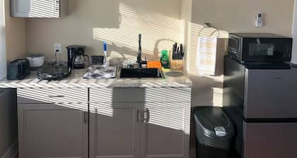 Cute Top Accommodation with King-Size Bed