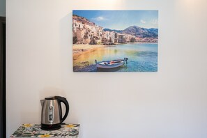 Interior - Holiday Home "Stella Marina" with Sea View, 2 Balconies & Shared Pool (Campofelice di Roccella)