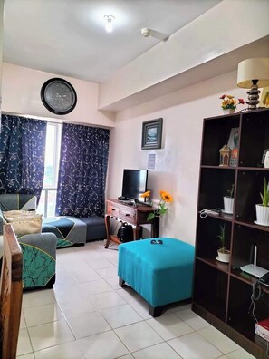 Living area - Budget Staycation in Tagaytay City (Tagaytay)