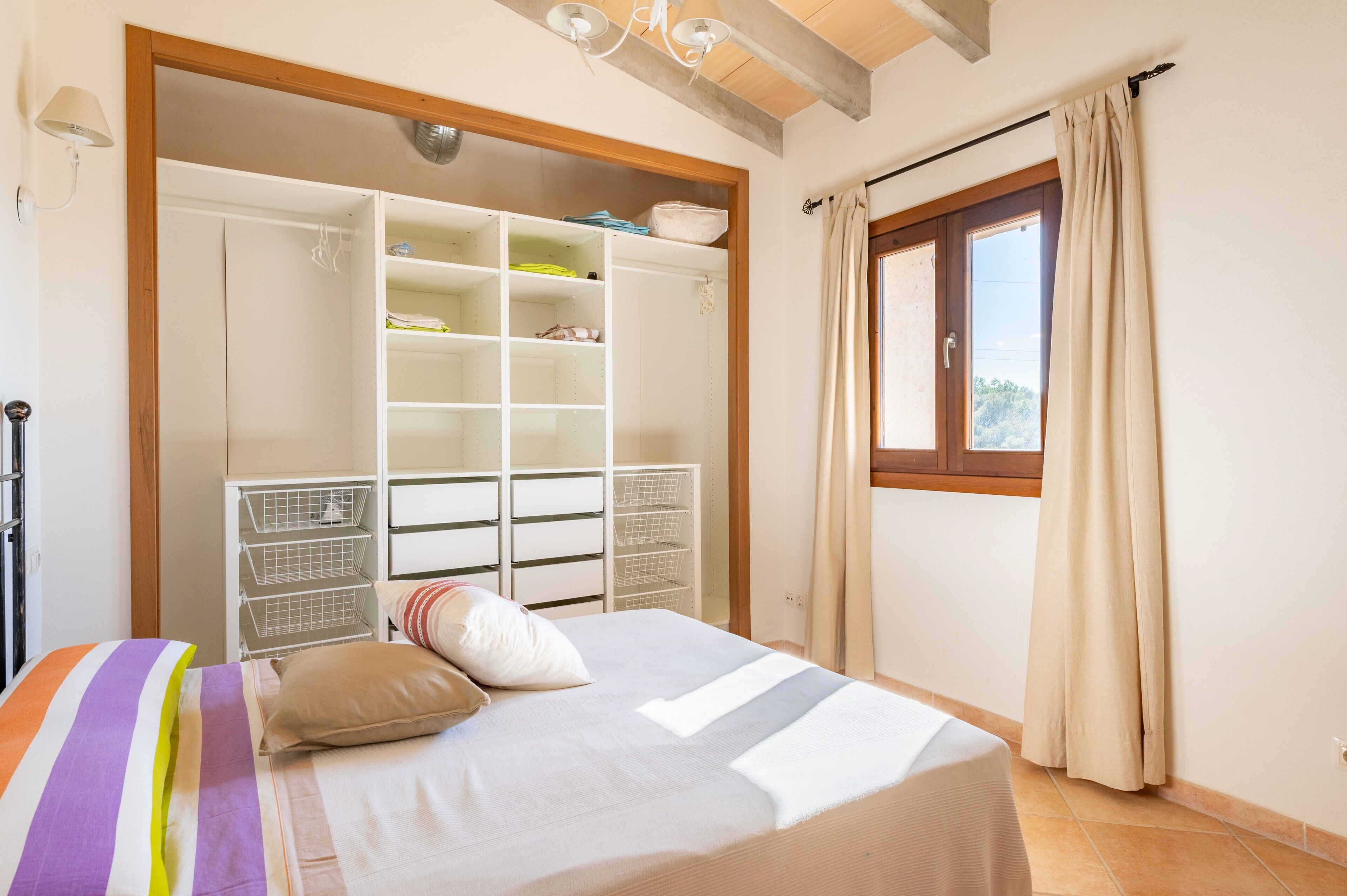 4 quartos, ferros/tábuas de passar roupa, Wi-Fi de cortesia