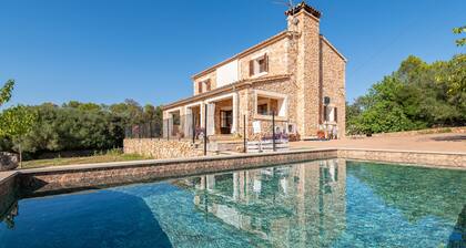 Country House 'Ca Na Capellana' with Mountain View, Private Pool and Wi-Fi