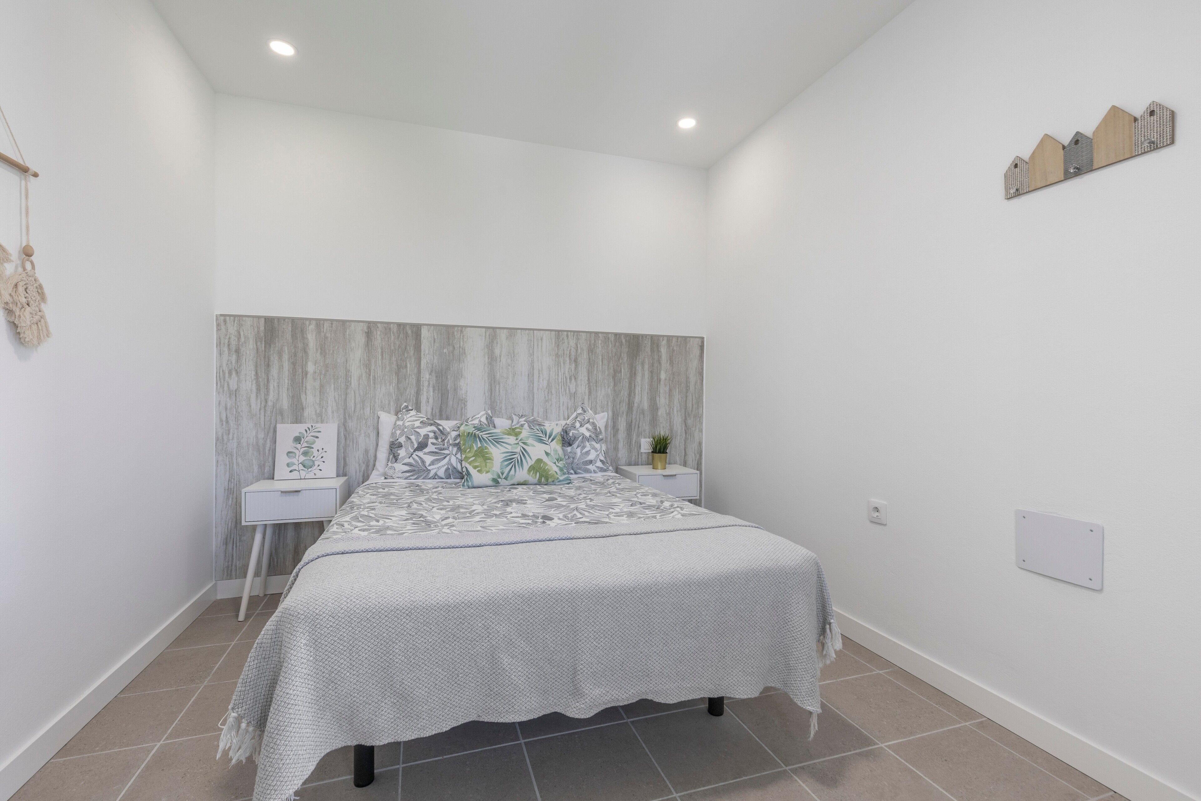 1 habitación, tabla de planchar con plancha, wifi gratis y ropa de cama 