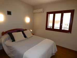 5 camere, ferro/asse da stiro, Wi-Fi gratuito, lenzuola