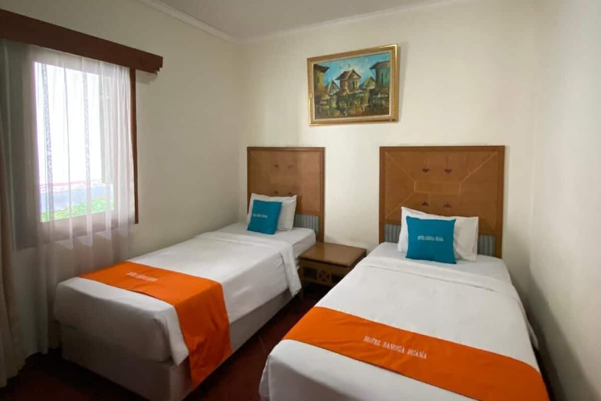 Villa, 3 Bedrooms | Laptop workspace, free WiFi, bed sheets