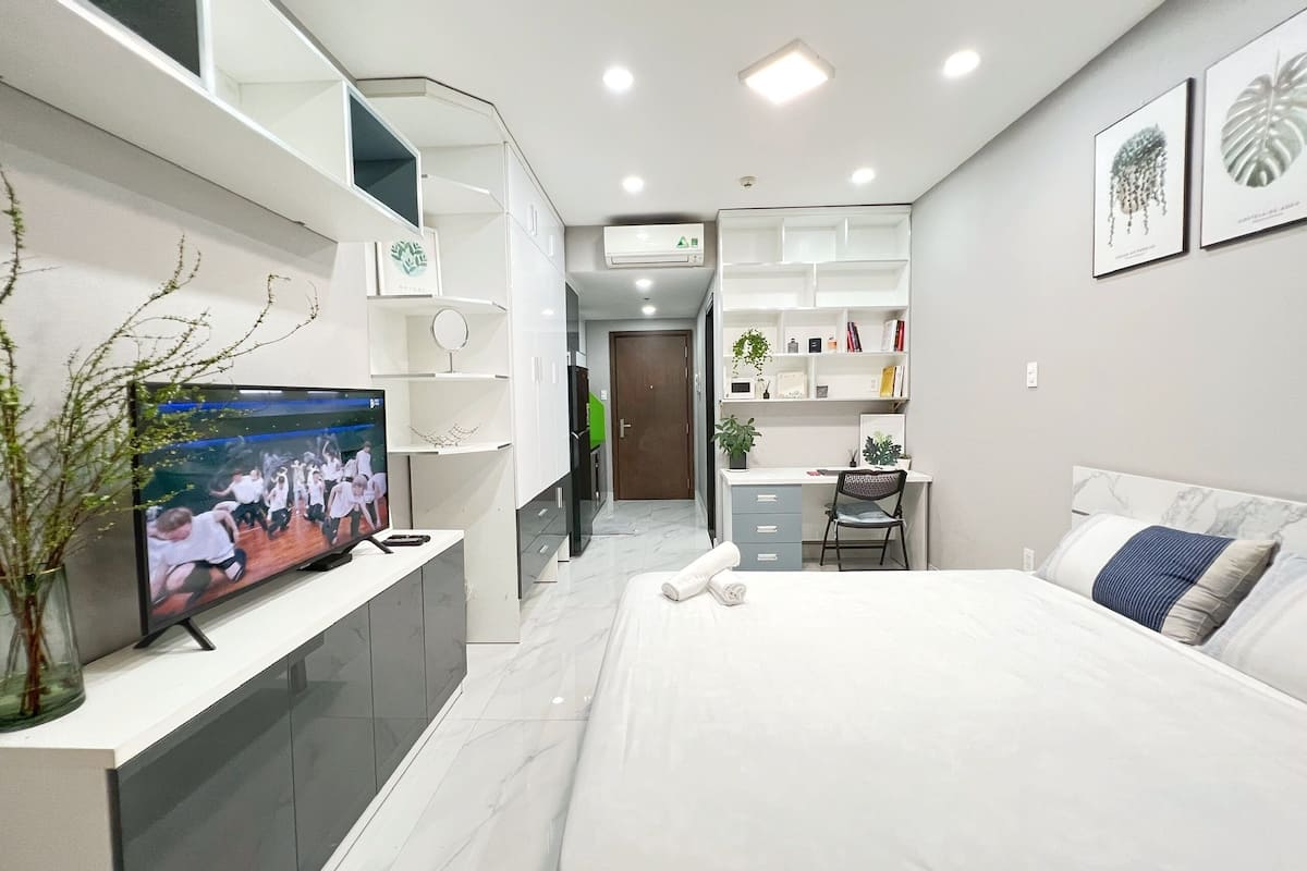 City Studio | 1 bedroom, individually decorated, desk, laptop workspace