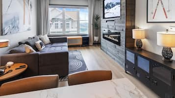 Smart TV y chimenea