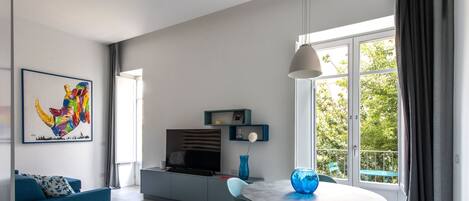 Basic Apartment | Living area