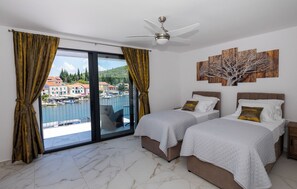 4 chambres, fer et planche à repasser, Wi-Fi, draps fournis