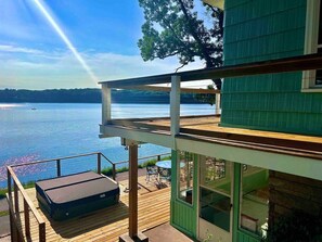 Terrace/patio - UncleLarry's LakePlace, Hot Tub (La Porte)