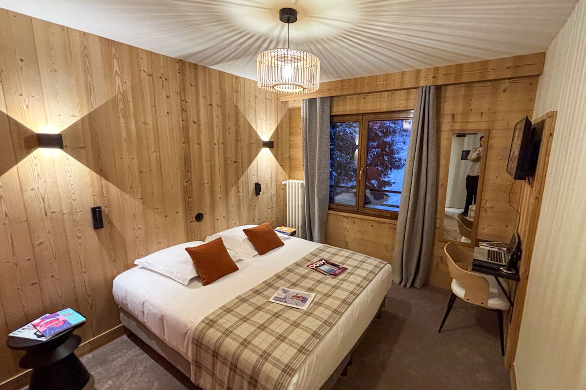 Standard Double Room | 1 bedroom, premium bedding, desk, laptop workspace