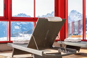 Hồ bơi trong nhà 