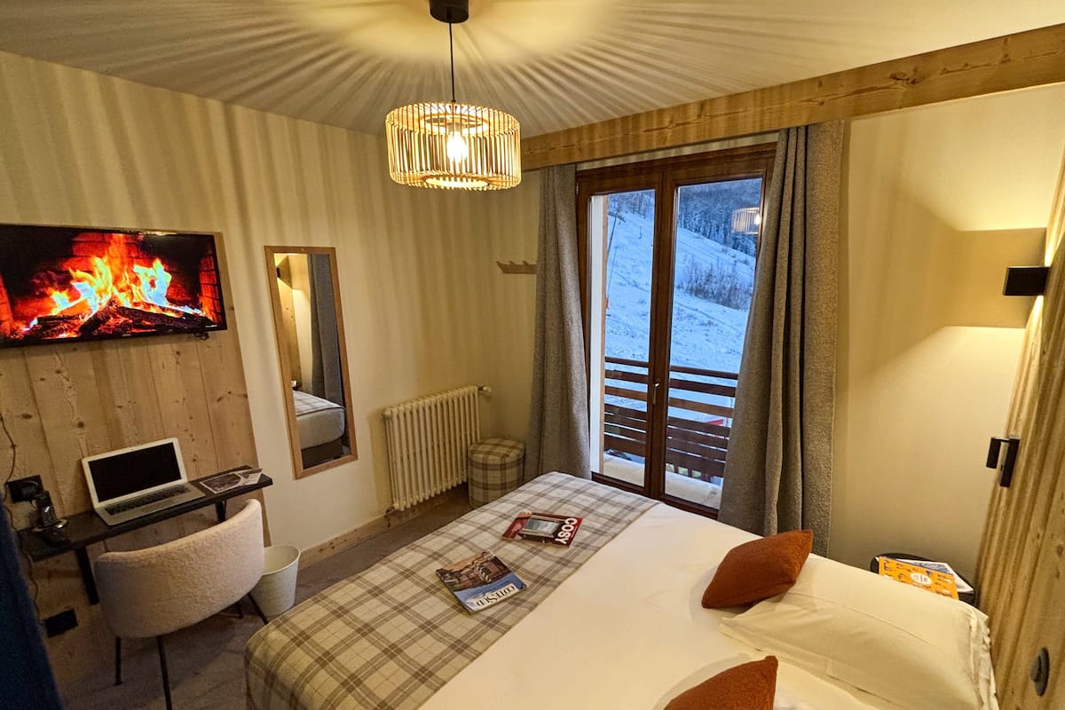 Superior Double or Twin Room, 1 Bedroom | 1 bedroom, premium bedding, desk, laptop workspace