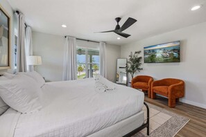 4 bedrooms, iron/ironing board, travel crib, free WiFi - Waves | Heated Pool | Steps to Beach | Golf Cart (Anna Maria)