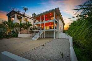 Exterior - Waves | Heated Pool | Steps to Beach | Golf Cart (Anna Maria)
