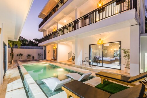 Modern Industrial Apartment-Umalas 