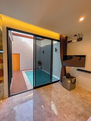 Grand Villa, 1 King Bed | Desk, free WiFi - KVILLA (Bangkok)