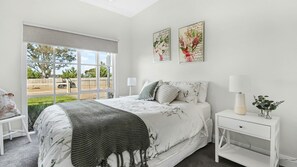 6 chambres, fer et planche à repasser, lit parapluie, Wi-Fi gratuit