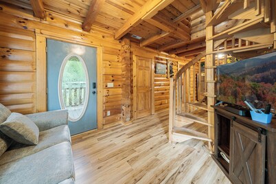 This cabin is a 3 bedroom(s), 2.5 bathrooms, located in Gatlinburg, TN.