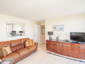 Living area - Sunset View (Portland)